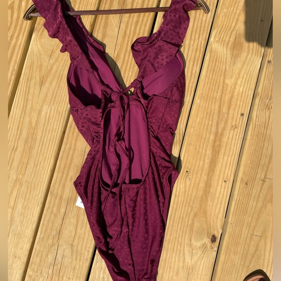 NWT Robin Piccone Julianna SZ 8 Solid Red Ruffled One-Piece Swimsuit - Picture 4 of 12